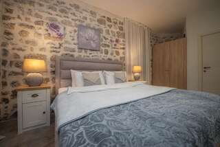 Гостевой дом Antika Guesthouse Котор Номер Делюкс с кроватью размера «king-size»-9