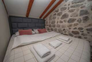 Гостевой дом Antika Guesthouse Котор Номер с кроватью размера «queen-size», вид на море-2